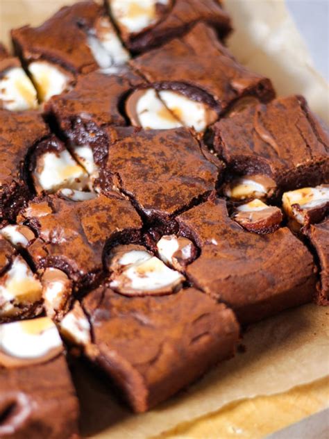 Creme Egg Brownies - How to make the Perfect Creme Egg Brownie!