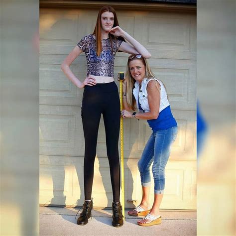 Meet The Tallest Woman, Maci Currin | Wiki/Bio, Height, Age, Net Worth ...