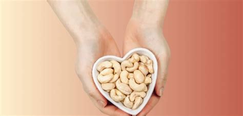 Unlocking the Heart Health Benefits of Cashews: A Nutritional Symphony