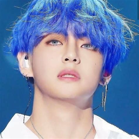 Ja imaginou taehyung de blue hair? Então toma kkkk . . . #kpopbrasil # ...