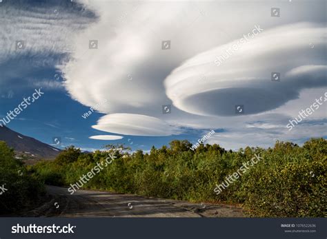 3,274 Lenticular clouds Images, Stock Photos & Vectors | Shutterstock