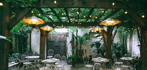 21 Outdoor Lighting Ideas for Restaurants | Outdoor Lighting Solutions