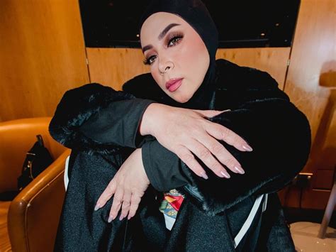 Melly Goeslaw Ngaku 2 Tahun Sepi Job usai Berhijab : Okezone Celebrity