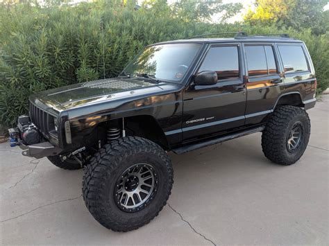 1999 Jeep Cherokee XJ on 35s, locked D44s, 1 ton steering - BuiltRigs