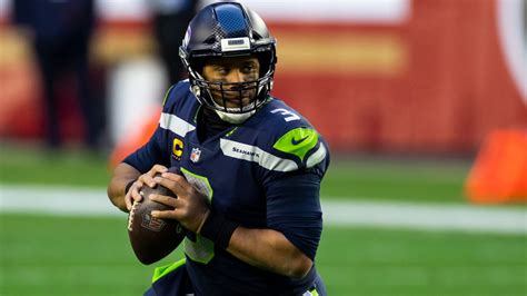 Seahawks receiving more calls on Russell Wilson after public comments