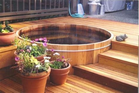 30-Beautiful-Garden-Tub-Decorating-Ideas31 - inspiredetail.com