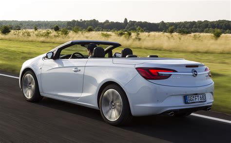 Buick Convertible Is Essentially Identical to Opel Sibling - The News Wheel