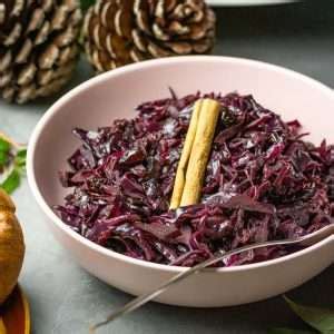 Slow Cooker Braised Red Cabbage