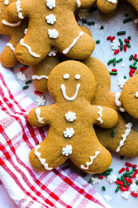 The Best Gingerbread Men Cookie Recipe (Soft & Chewy)