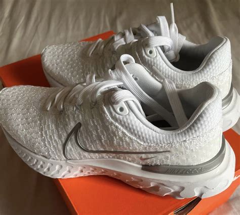 Nike React Infinity Run Flyknit 3 Woman White/Metallic Silver, Women's Fashion, Footwear ...