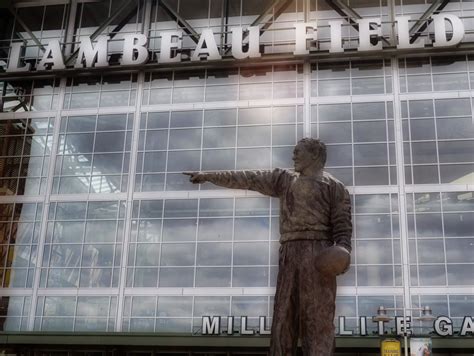 Travelin' Man: Curly Lambeau and Vince Lombardi Statues | Statue, Curly ...