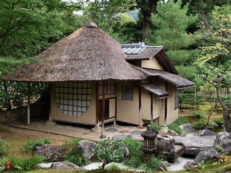 FROM THE GARDEN OF ZEN: A Chashitsu (tea hut) in Kodai-ji (Kyoto)