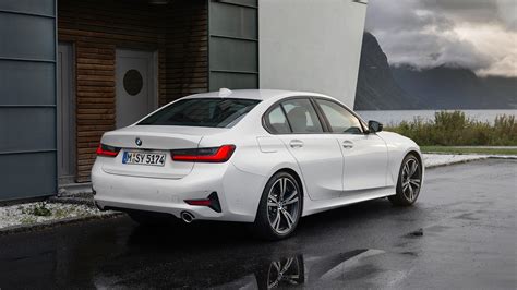 2019 BMW 3-series Design Analysis: Exterior, Interior, Details | Automobile Magazine