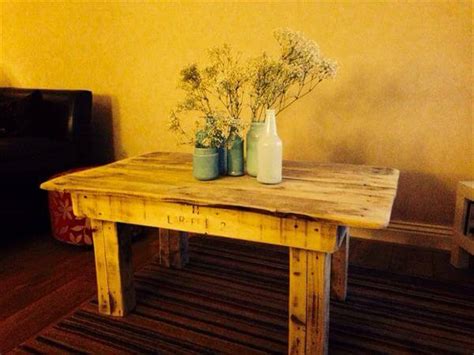 Recycled Pallet Wood Coffee Table | 101 Pallets