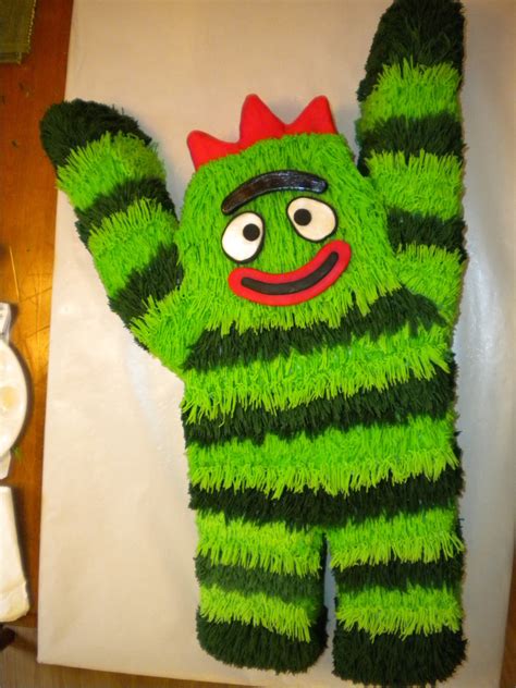 Yo Gabba Gabba Brobee - CakeCentral.com