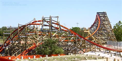 Riding "The Wave" Over-Banked Turn | Iron Rattler, Six Flags Fiesta Texas