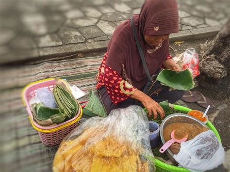 Mau Cobain Kuliner Khas Surabaya? Semanggi Wajib Masuk Daftarmu ...