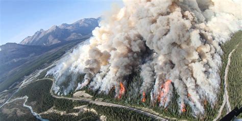 Spreading Creek Wildfire Rips Through Banff National Park (PHOTOS, VIDEO)