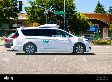 Waymo san francisco hi-res stock photography and images - Alamy