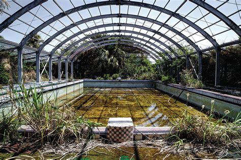 Japan’s Abandoned Hotels Are Being Reclaimed by Nature - Atlas Obscura