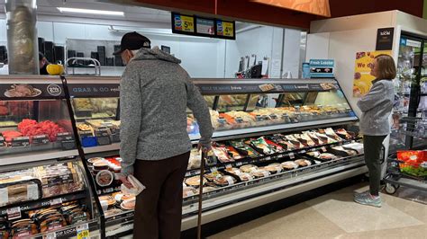 Hannaford Supermarkets offering new seafood guide in 6 languages | newscentermaine.com