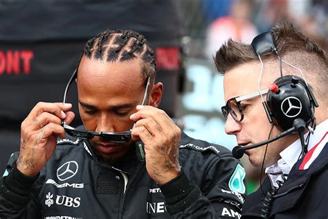 Toto Wolff reveals reason for Lewis Hamilton contract delay