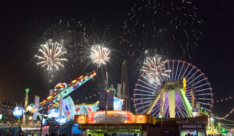 Fireworks on The Beach in celebration of the DSF - Secret Dubai