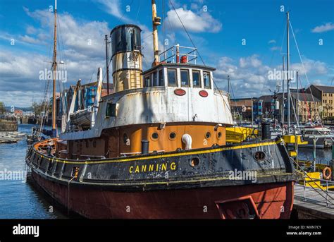 Tugboat tug waterfront hi-res stock photography and images - Alamy