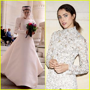 Margaret Qualley Walks in a Wedding Dress During Chanel Show in Paris ...