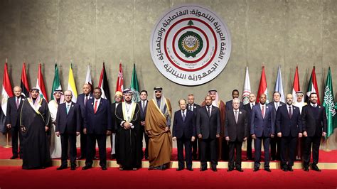 A League of Their Own, as Few Arab Leaders Attend Summit - The New York Times