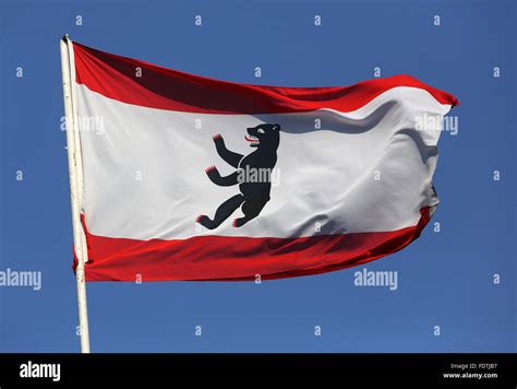 Berlin bear flag hi-res stock photography and images - Alamy