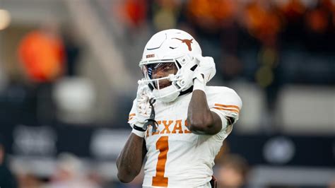 Texas WR Xavier Worthy declares for NFL draft - Yahoo Sports