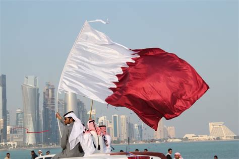 flags_and_confetti___qatar_national_day_by_ramyk-d4jgxew • Vital ...