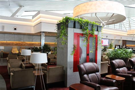 Complimentary Airport Lounge Access With OLA Select | CardExpert