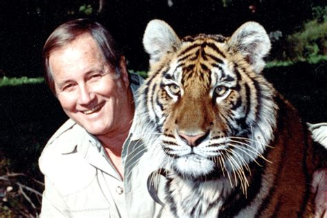 Jim Fowler, 'Wild Kingdom' Host, Dies at 89 - TheWrap