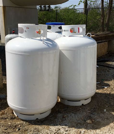 medium size propane tanks