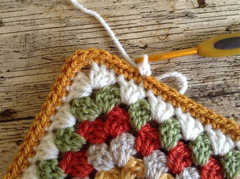 Lullaby Lodge: Cute Bobble Edging - Crochet Tutorial