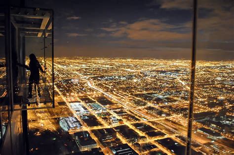 Skydeck Chicago - Look Out From a Towering Observation Deck - Go Guides