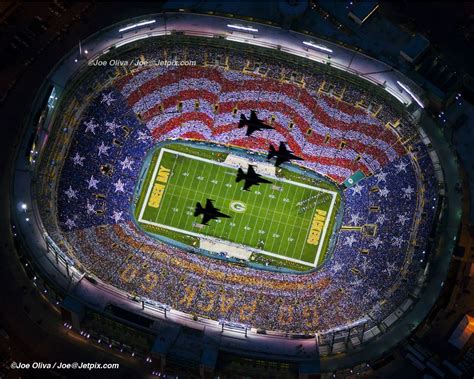 LAMBEAU FIELD | Lambeau field, Green bay packers football, Green bay packers fans