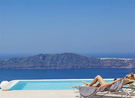 These Are The Most Spectacular Infinity Pools In Greece | Hotels with infinity pools, Santorini ...