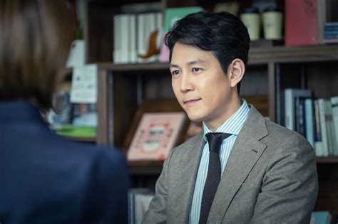 Lee Jung Jae Is Full Of Confidence For Upcoming Political Drama | Soompi