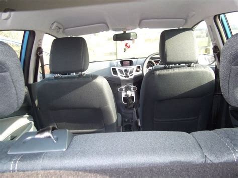 2010 Ford Fiesta - Interior Pictures - CarGurus