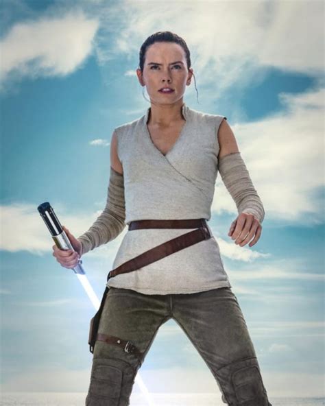 Rey is ready for action in new Star Wars: The Rise of Skywalker image