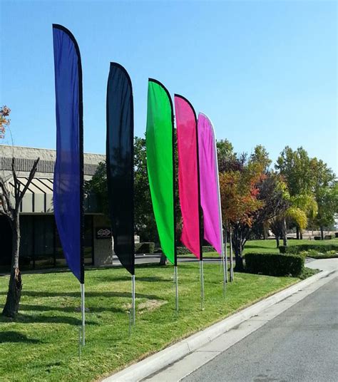 Checkered and Solid Color Feather Flags | Advertising Banners | FFN