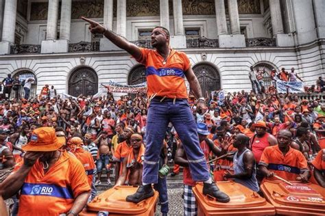 Greve de garis no Rio de Janeiro: da luta à vitória | Dia do gari, Viva o povo brasileiro ...