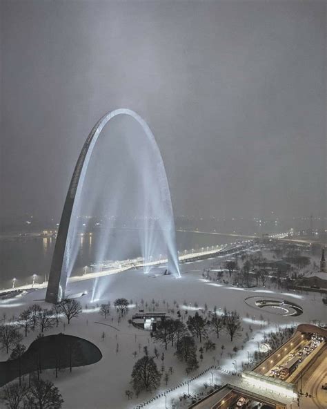 Snow storm St Louis, 1/12/19 | Saint louis arch, St louis missouri, Gateway arch