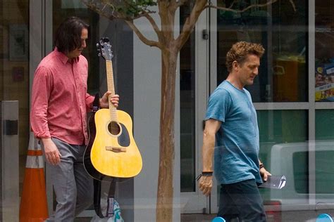 Keanu Reeves & Alex Winter Bring Acoustic Guitar To ‘Bill & Ted Face ...