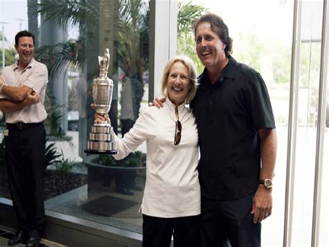 Employee of the month: Phil Mickelson drops by Callaway | Golf News and Tour Information | Golf ...