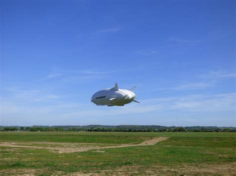 Airlander 10: World's largest aircraft gets back in the air