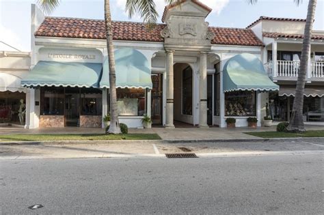 Classic Architecture in a Residential Suburban Area - HDRi Maps and Backplates